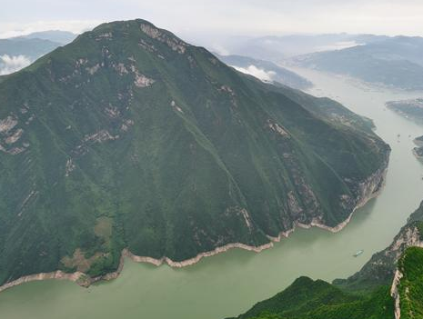 三峡大坝坐船到重庆